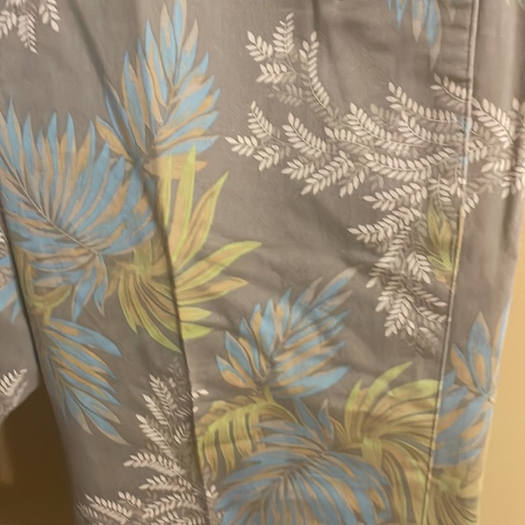 Liz Claiborne Ankle Length Pants - Picture 5 of 7